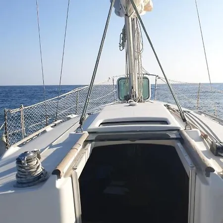Botel Albor