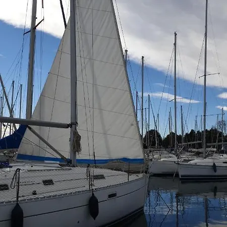 Botel Albor *